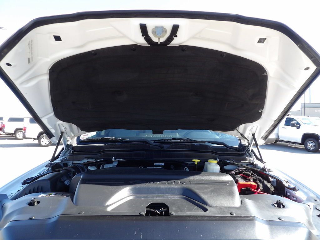 Used 2020 RAM 5500 Tradesman RWD image 44