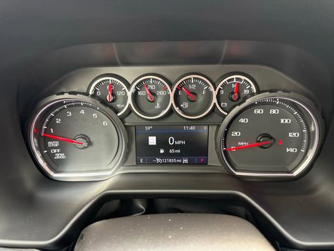 Used 2021 Chevrolet Suburban LT w/ LT Signature Package image 23