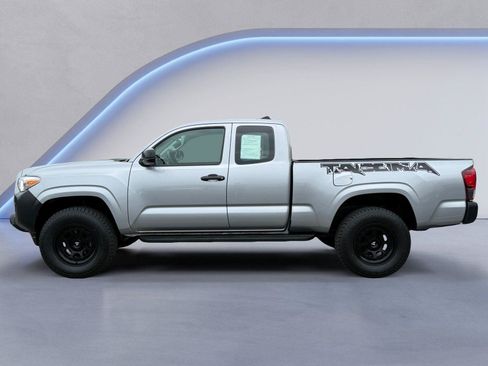 Used 2018 Toyota Tacoma SR AWD/4WD image 6