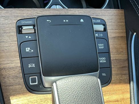 Used 2025 Mercedes-Benz GLE 450e 4MATIC image 26