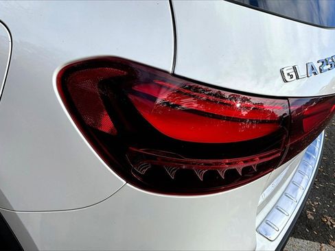 Used 2024 Mercedes-Benz GLA 250 4MATIC image 23