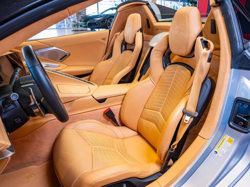 Used 2023 Chevrolet Corvette Stingray Premium Conv w/ Z51 Performance Package image 11