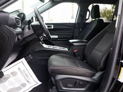 Used 2023 Ford Explorer XLT w/ Class IV Trailer Tow Package image 16