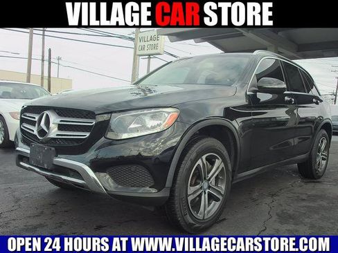 Used 2017 Mercedes-Benz GLC 300 4MATIC image 1