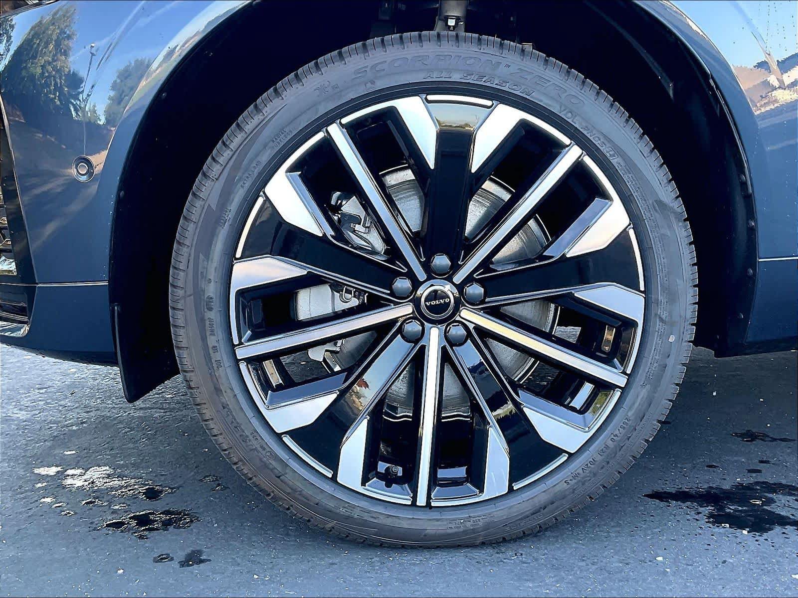 New 2027 Volvo XC60 T8 Ultra AWD/4WD image 14