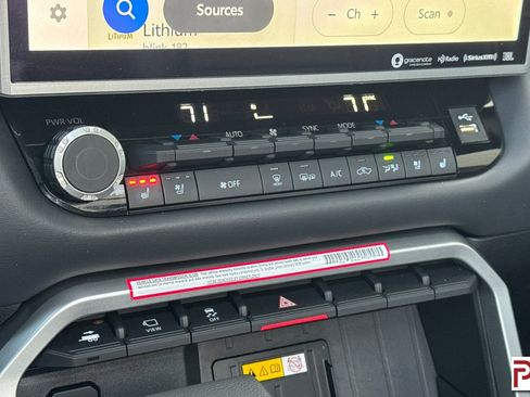 Used 2024 Toyota Tundra Platinum image 23