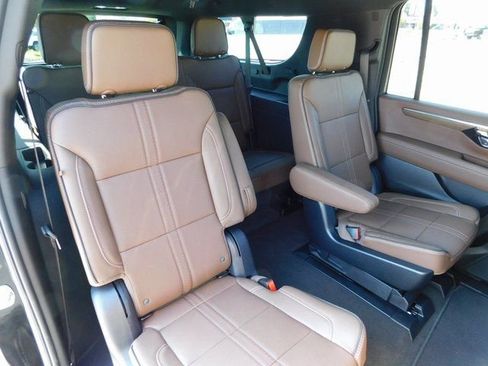 New 2025 Chevrolet Suburban High Country image 24