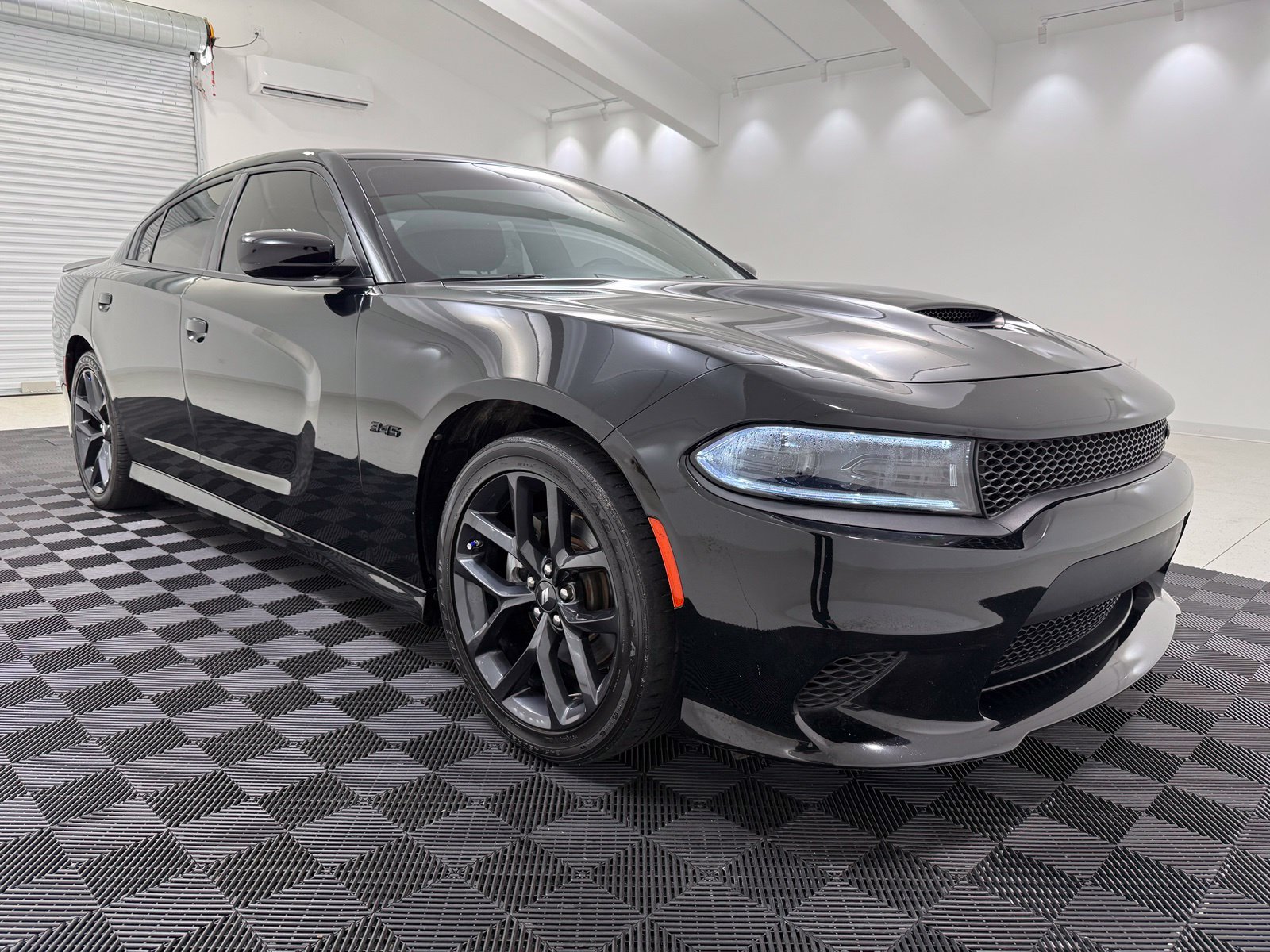 Used 2023 Dodge Charger R/T w/ Blacktop Package RWD image 1