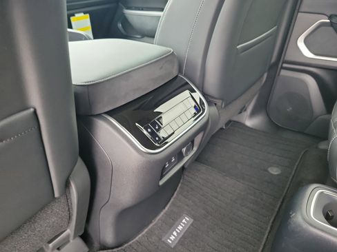 New 2026 INFINITI QX80 Luxe image 11