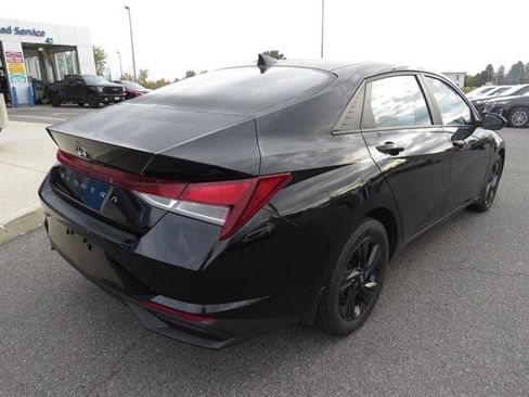 Used 2023 Hyundai Elantra SEL image 6