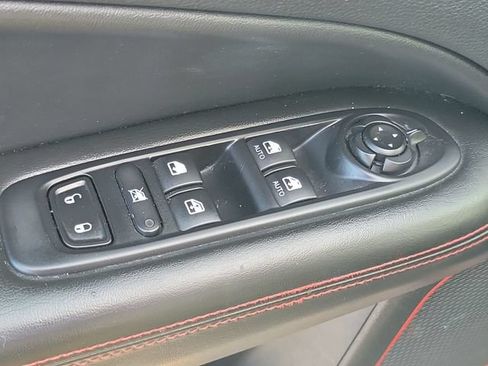 Used 2018 Jeep Compass Trailhawk w/ Leather Interior Group AWD/4WD image 23