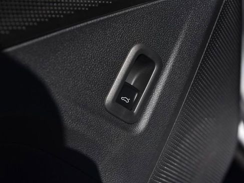 New 2026 Volkswagen Tiguan SE AWD/4WD image 9