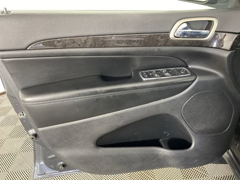 Used 2011 Jeep Grand Cherokee Laredo AWD/4WD image 9