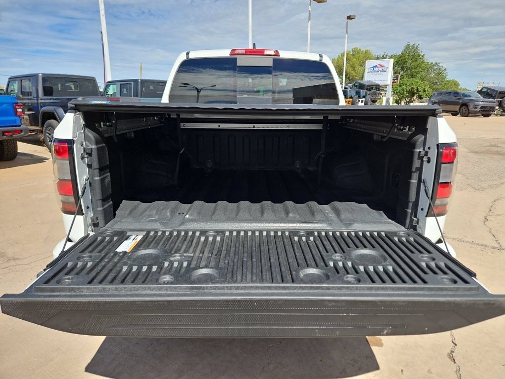 Used 2024 Nissan Frontier SV w/ SV Convenience Package RWD image 11