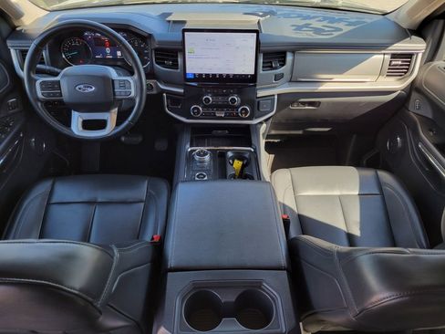 Used 2024 Ford Expedition XLT image 18