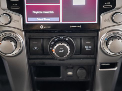Used 2021 Toyota 4Runner SR5 AWD/4WD image 26