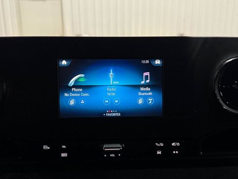 Used 2024 Mercedes-Benz Sprinter 2500 image 25