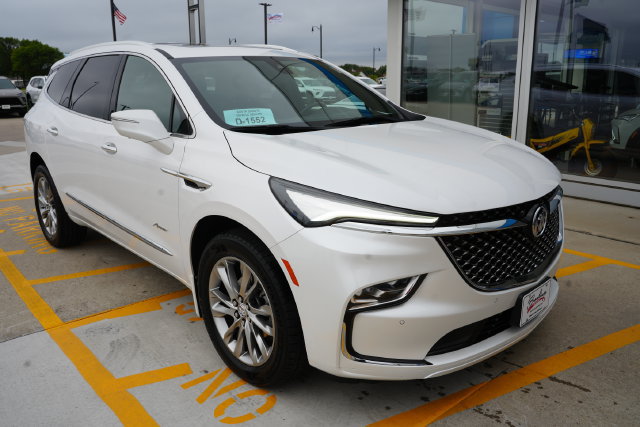 Used 2024 Buick Enclave Avenir w/ Avenir Technology Package AWD/4WD image 34
