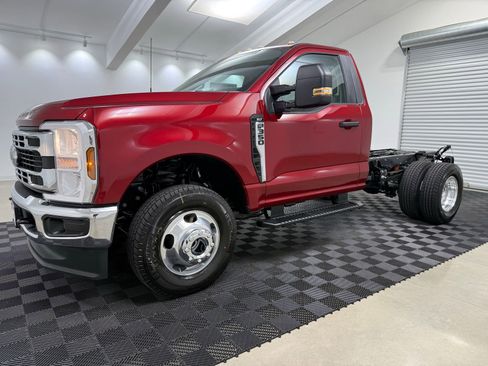 New 2025 Ford F350 XLT w/ XLT Value Package image 3