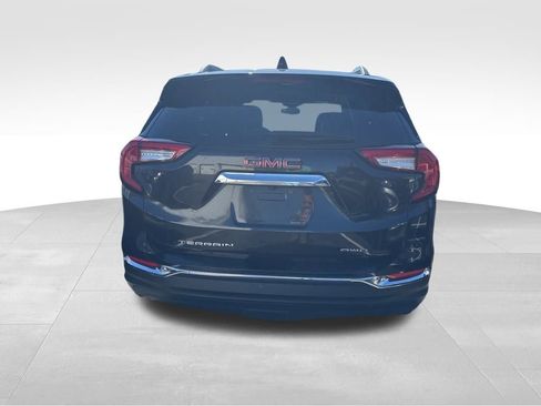 Used 2024 GMC Terrain SLT image 4