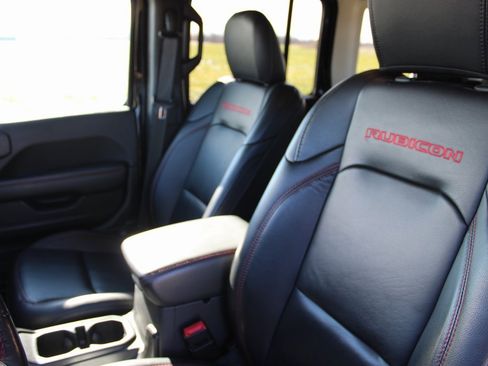 Used 2020 Jeep Wrangler Unlimited Rubicon w/ Uconnect 4C Nav & Sound Group image 12