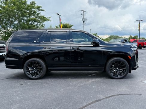 Used 2022 Cadillac Escalade Sport Platinum w/ LPO, ONYX Package AWD/4WD image 9