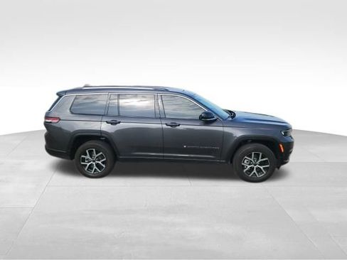 Used 2023 Jeep Grand Cherokee L Limited w/ Luxury Tech Group II AWD/4WD image 2