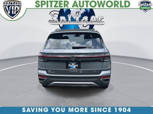 Used 2025 Volkswagen Taos SE w/ Panoramic Sunroof Package AWD/4WD image 8