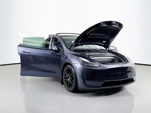 Used 2022 Tesla Model Y Performance image 30
