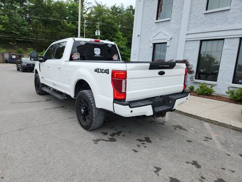 Used 2022 Ford F250 Lariat w/ Black Appearance Package AWD/4WD image 3