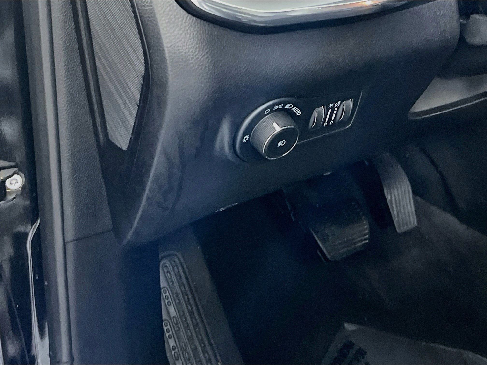 Used 2023 Jeep Compass Limited w/ Elite Group AWD/4WD image 10