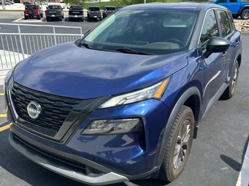 Used 2023 Nissan Rogue S image 12