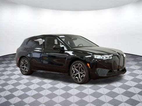 Used 2025 BMW iX M60 image 5