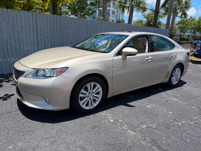 Used 2013 Lexus ES 350 w/ Premium Pkg