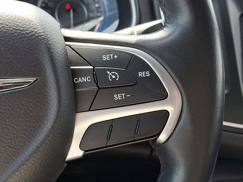 Used 2016 Chrysler 200 Limited w/ Convenience Group image 22