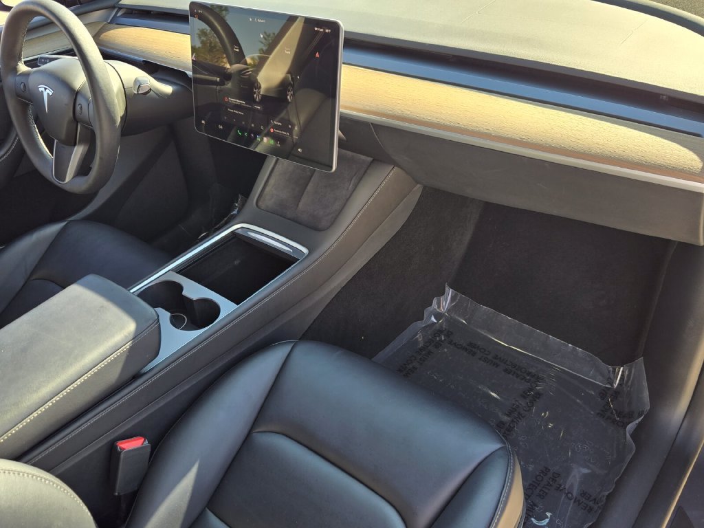 Used 2022 Tesla Model Y Long Range AWD/4WD image 18