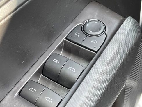 New 2026 GMC Canyon Elevation w/ Convenience Package image 17