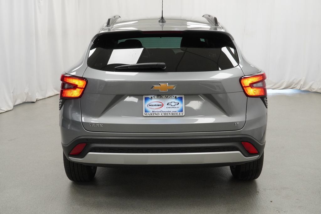 New 2026 Chevrolet Trax LT w/ Driver Confidence Package FWD image 35