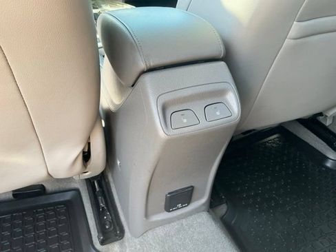 Used 2017 Chevrolet Cruze Premier FWD image 35