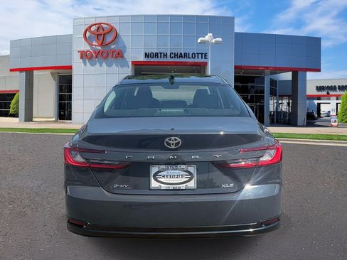 Used 2025 Toyota Camry XLE w/ Premium Plus Package FWD image 5