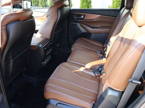 Used 2024 Acura MDX SH-AWD w/ Technology Package image 19