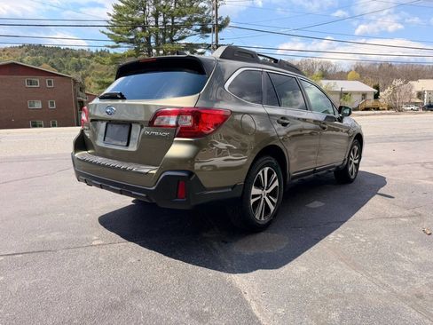 Used 2018 Subaru Outback 2.5i Limited AWD/4WD image 5