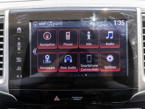 Used 2017 Honda Pilot Touring image 17