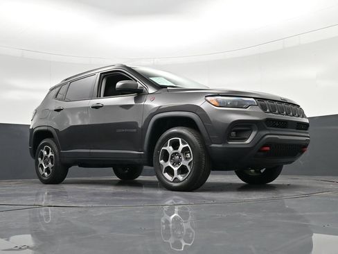 Used 2022 Jeep Compass Trailhawk w/ Trailhawk Elite Group AWD/4WD image 35