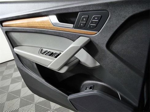 Used 2022 Audi Q5 2.0T Premium image 25