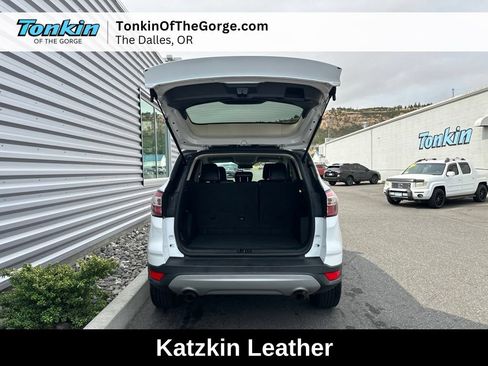 Used 2017 Ford Escape SE AWD/4WD image 4
