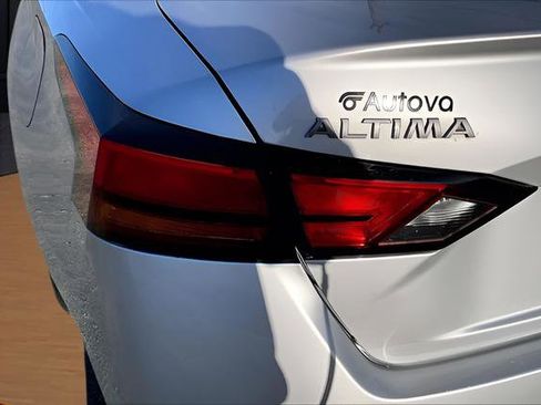Used 2025 Nissan Altima 2.5 SV image 30