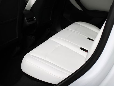 Used 2022 Tesla Model Y Performance AWD/4WD image 25
