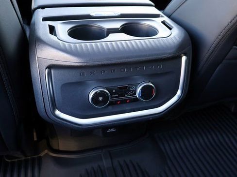 Used 2025 Ford Expedition Tremor image 30