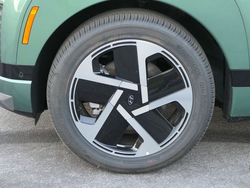 New 2026 Hyundai Ioniq 9 Calligraphy w/ Tow & Go Package image 7